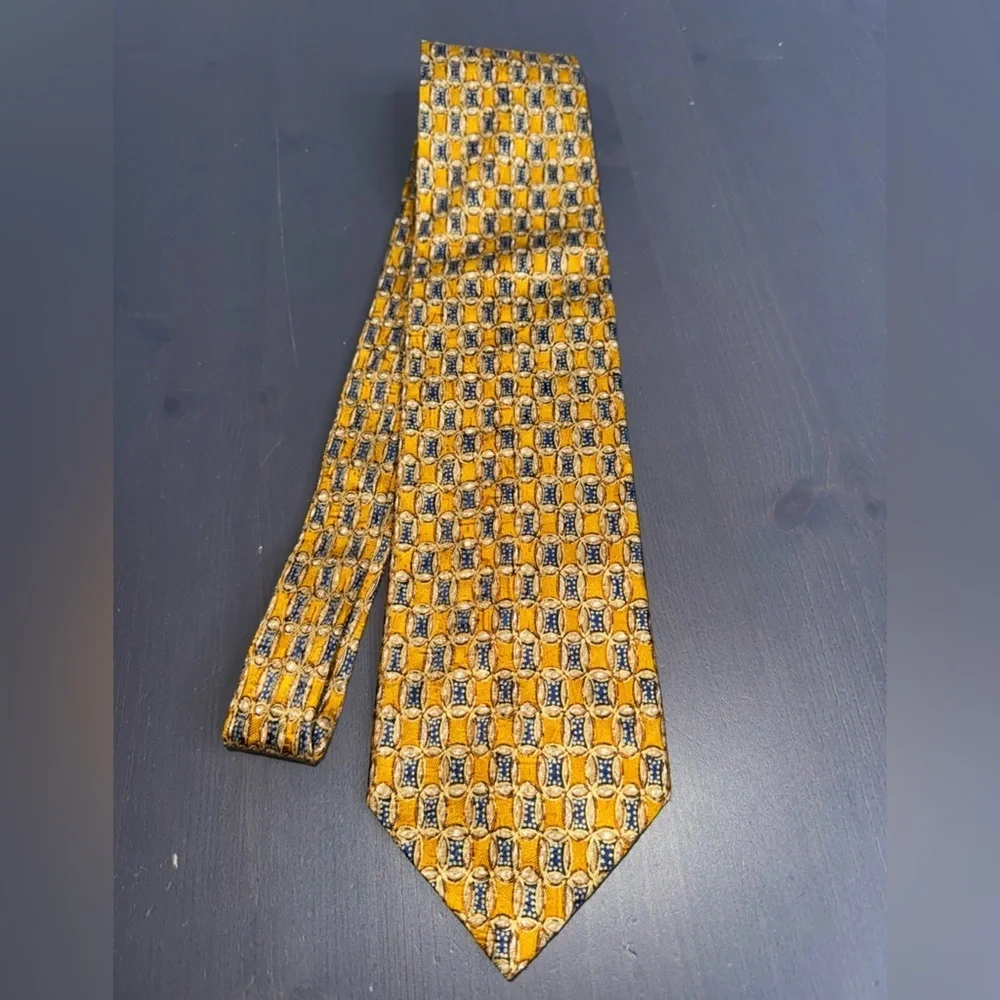 Ermenegildo Zegna 100% silk geometric tie Made in Italy